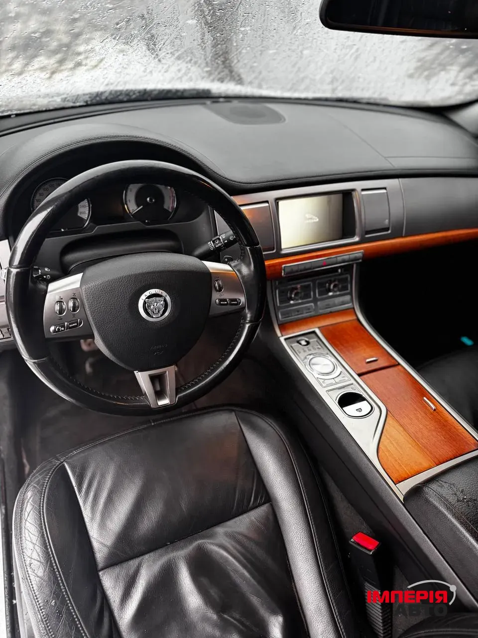 Jaguar XF - фото 15