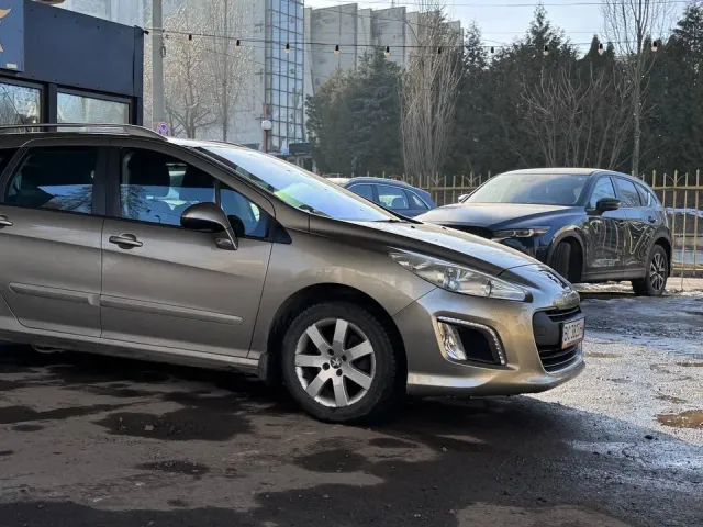 Peugeot 308 - фото 2