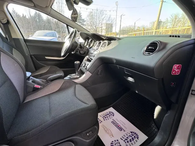 Peugeot 308 - фото 4