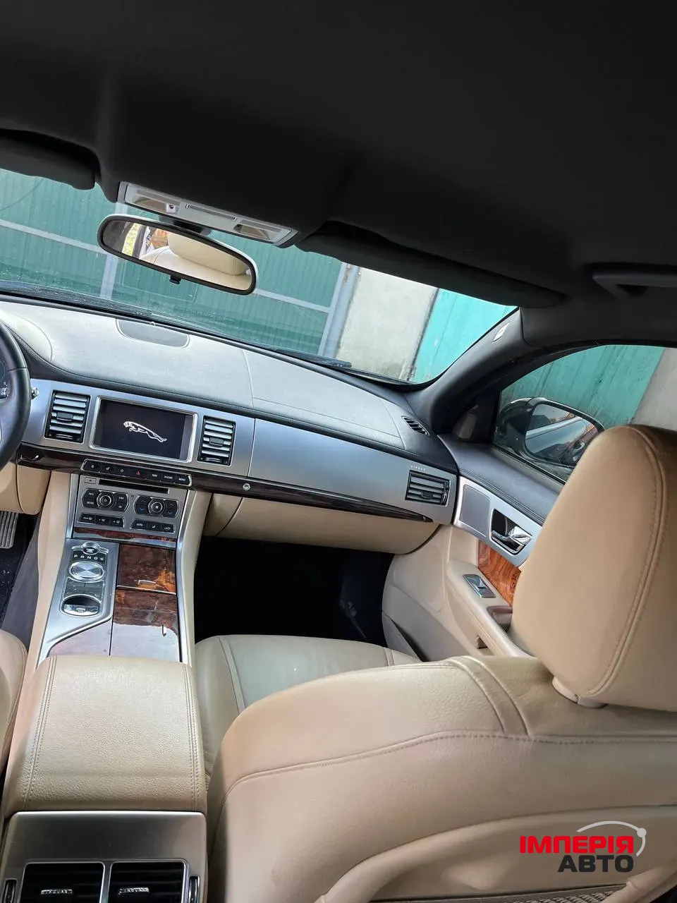 Jaguar XF - фото 7