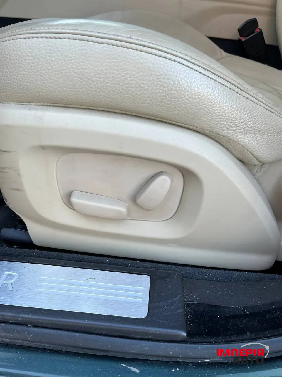 Jaguar XF - фото 10