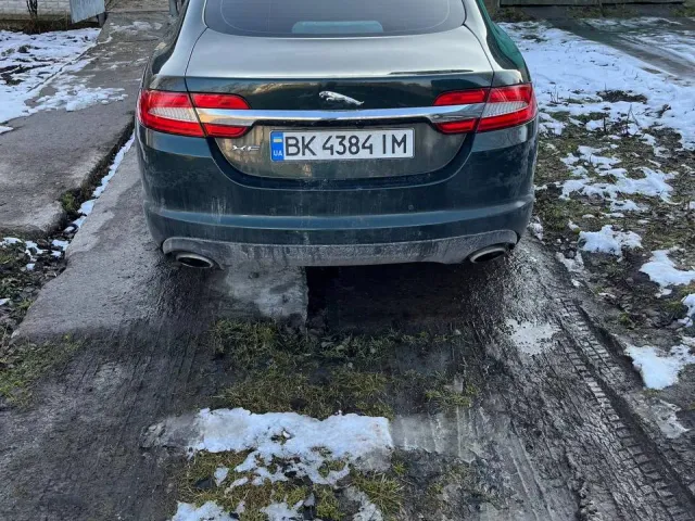 Jaguar XF - фото 4