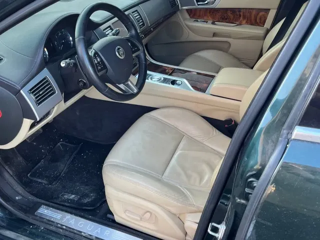 Jaguar XF - фото 5