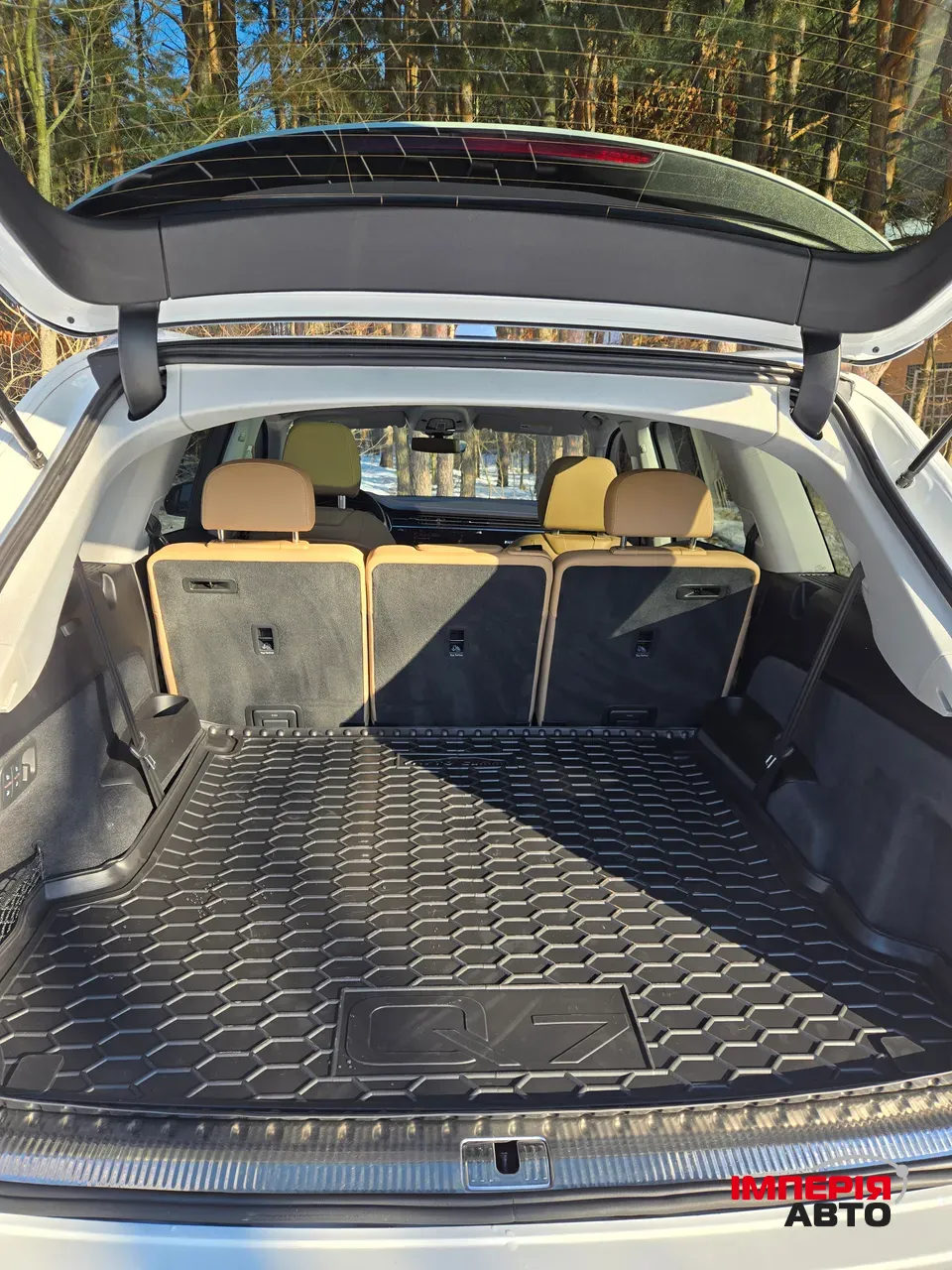 Audi Q7 - фото 24