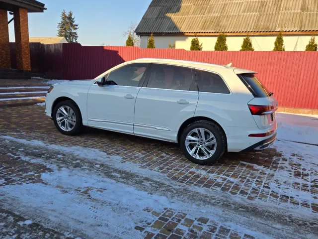 Audi Q7 - фото 3