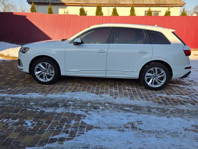 Audi Q7 - фото 2