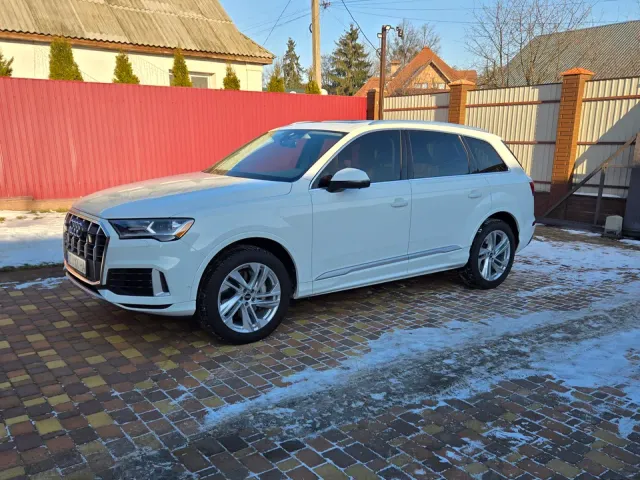 Audi Q7 - фото 1