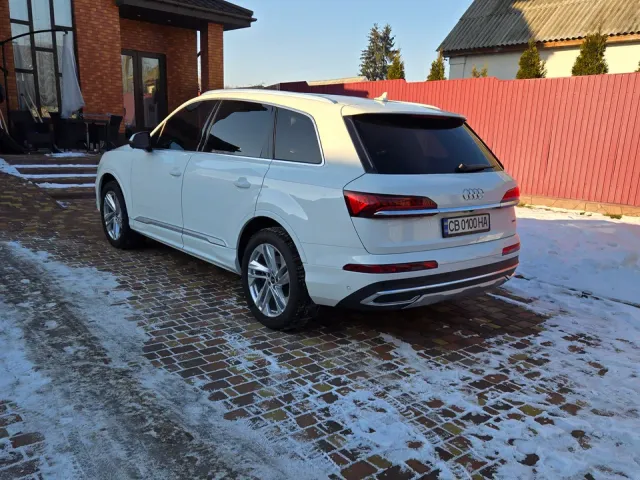 Audi Q7 - фото 4