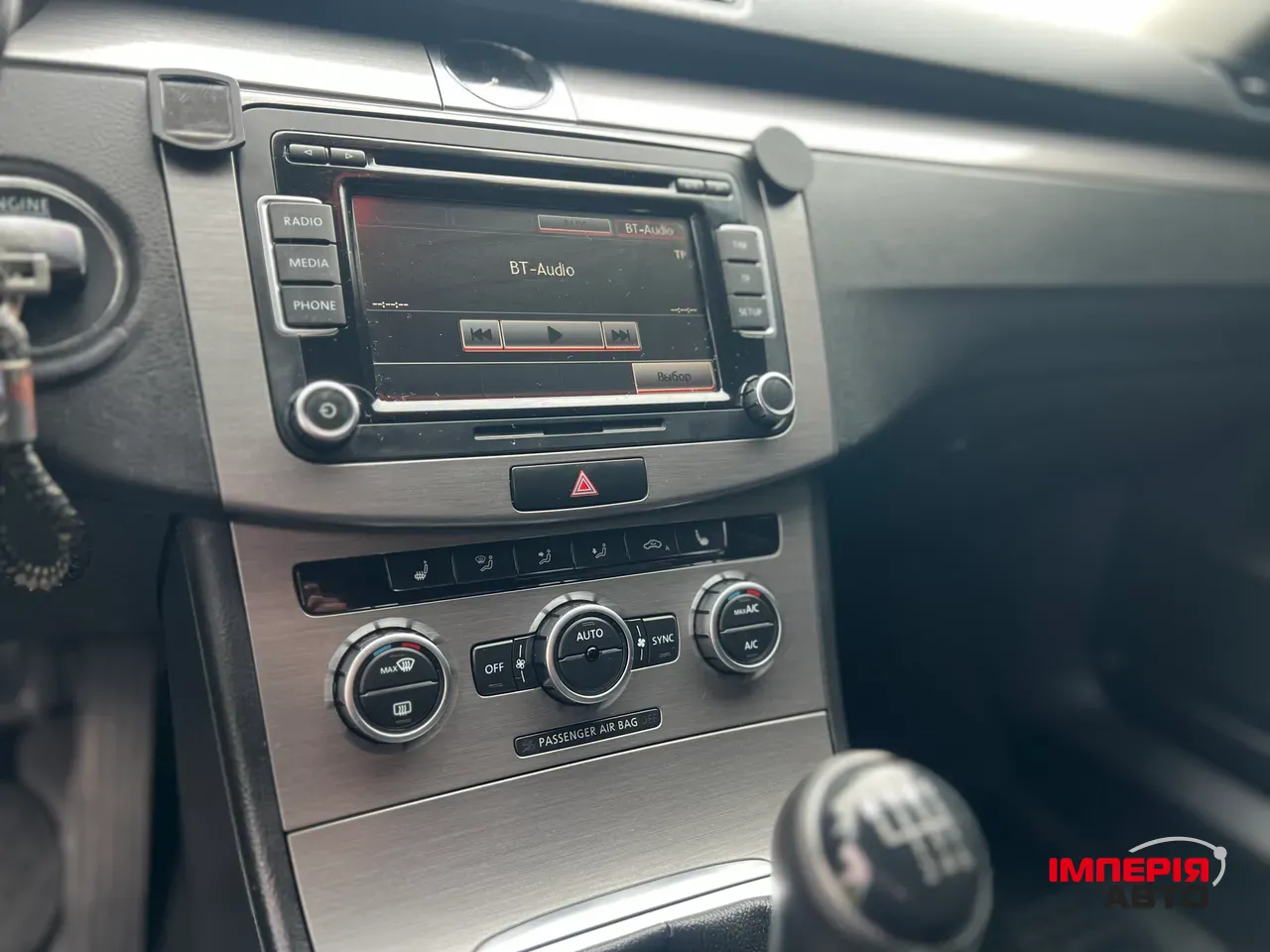 Volkswagen Passat - фото 8