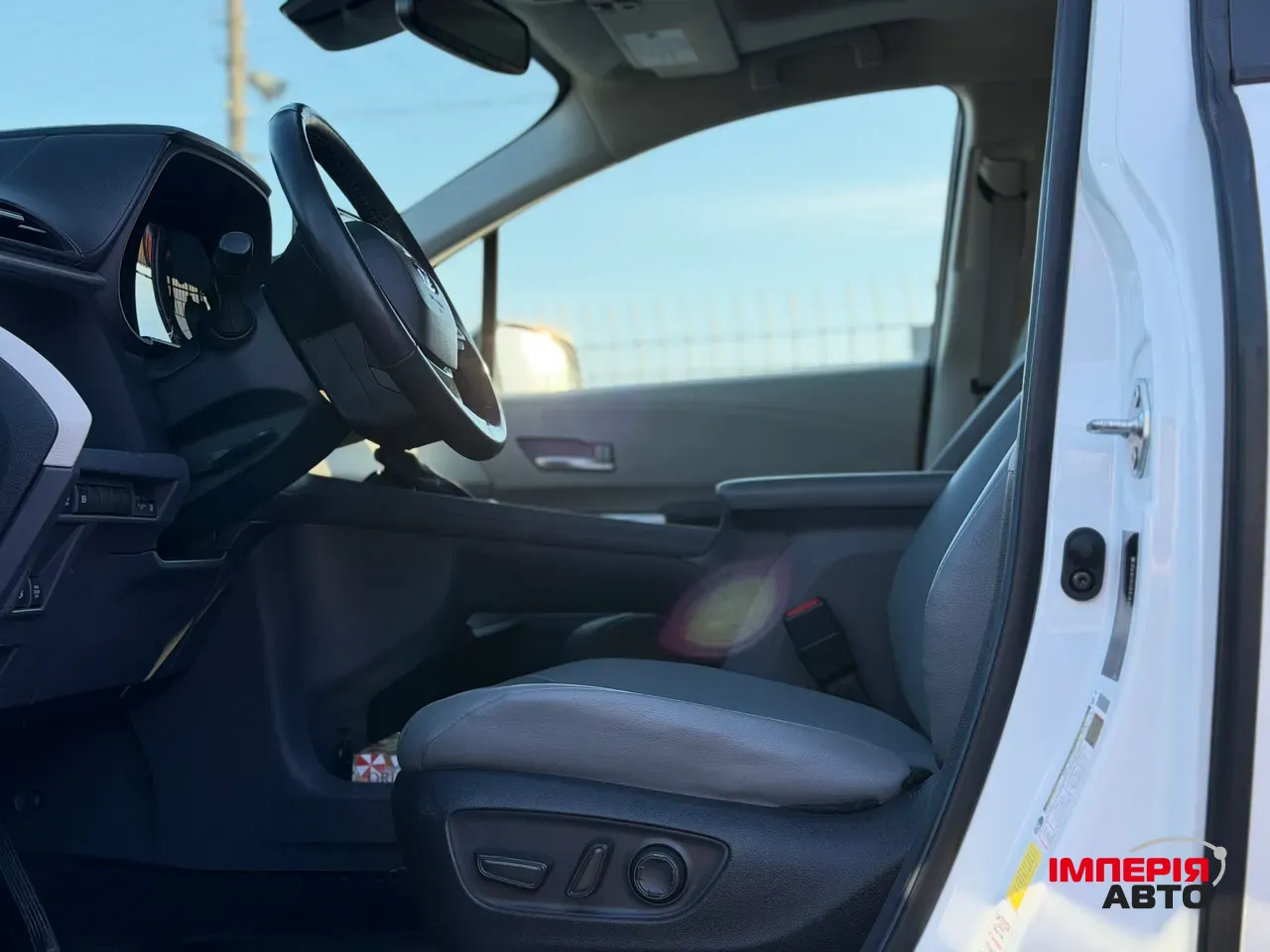 Toyota Sienna - фото 13