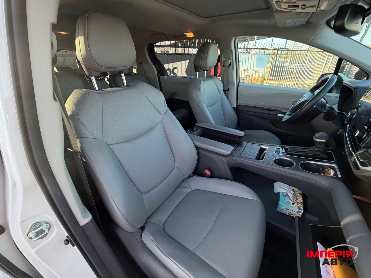 Toyota Sienna - фото 9