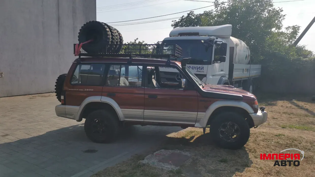 Mitsubishi Pajero - фото 1