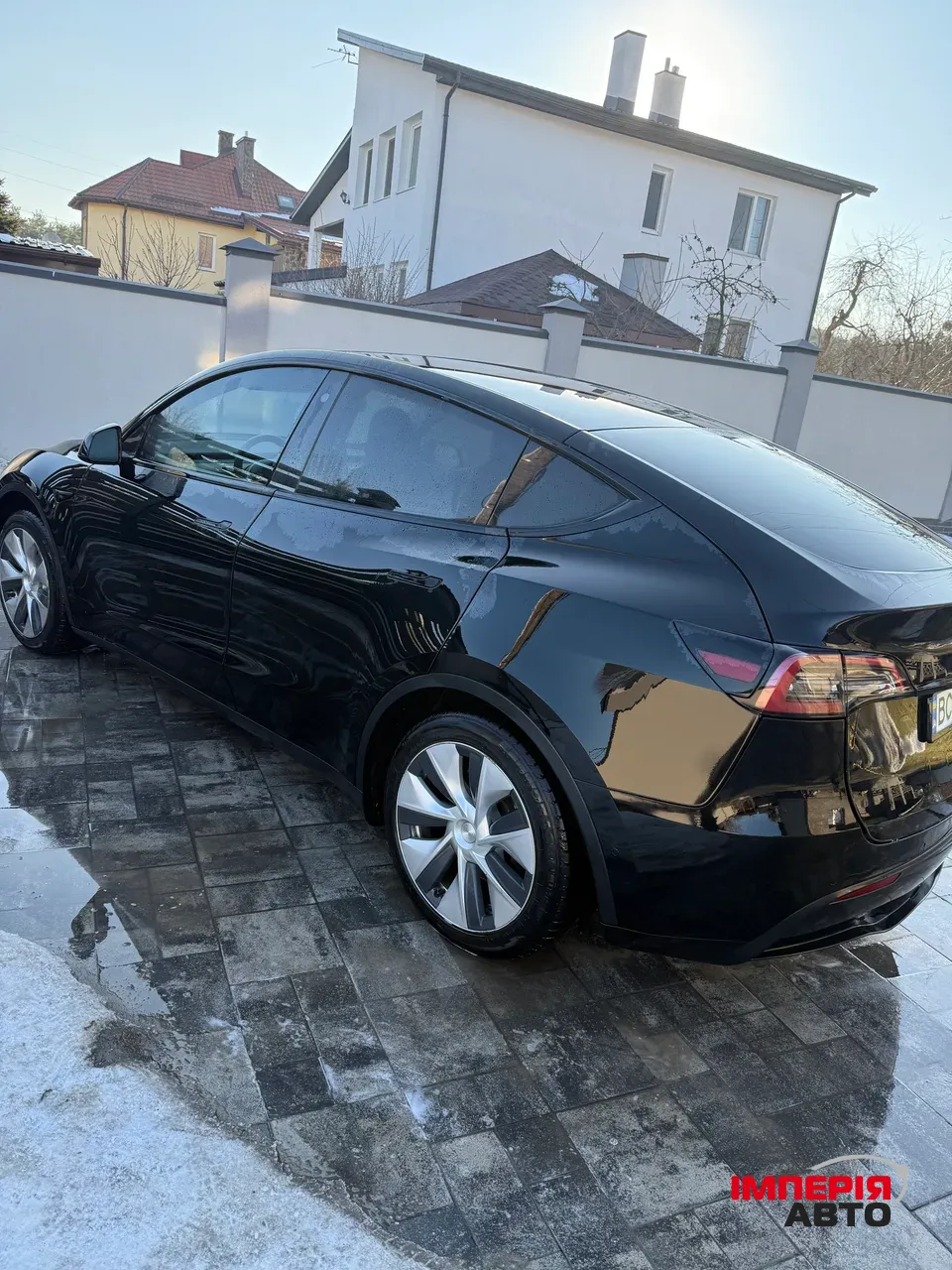 Tesla Model Y - фото 8