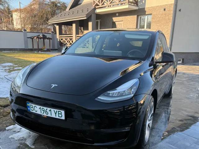 Tesla Model Y - фото 3
