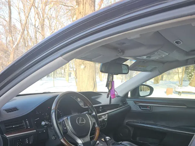 Lexus ES - фото 4