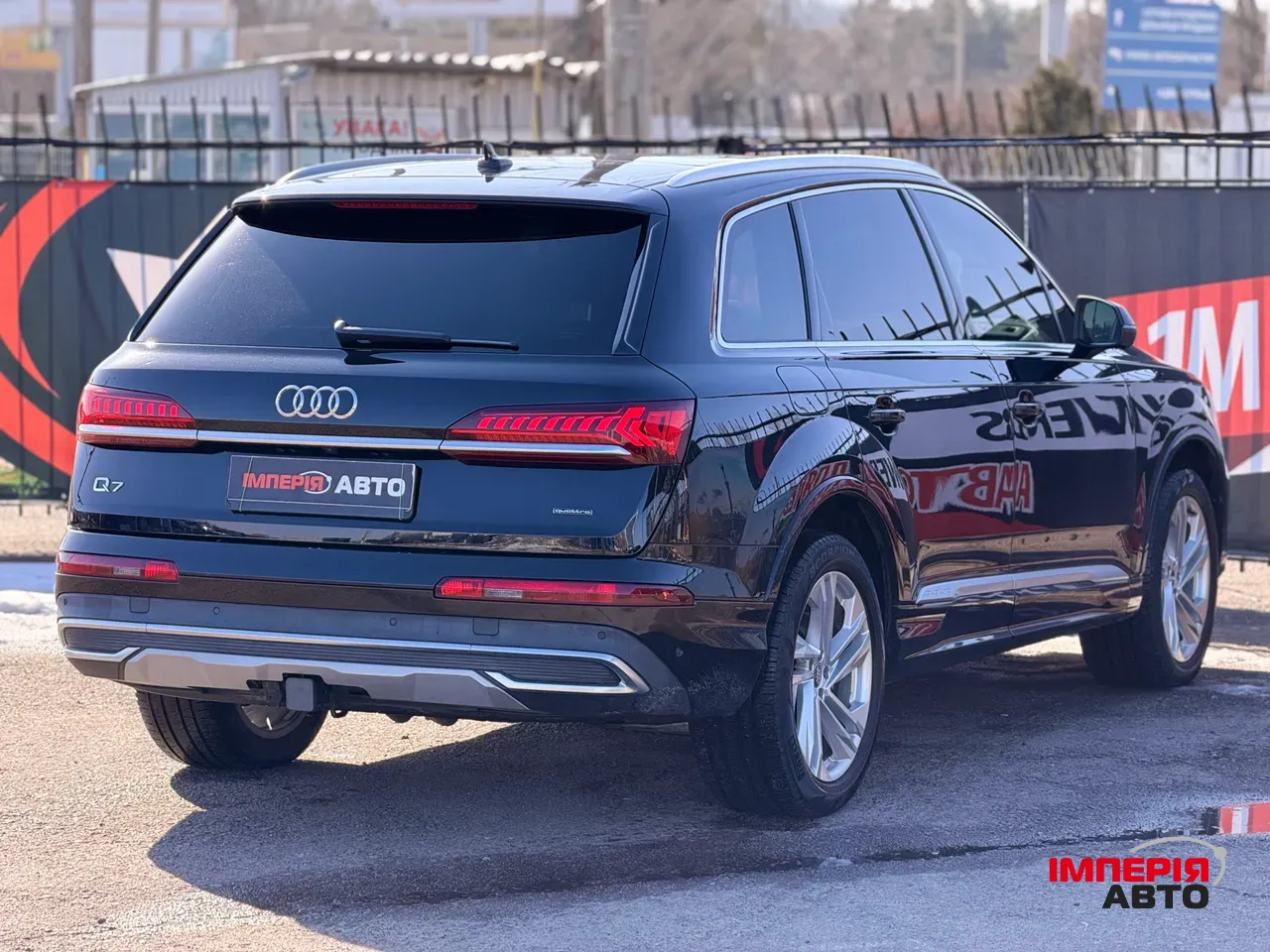 Audi Q7 - фото 6