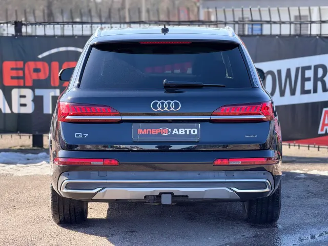 Audi Q7 - фото 5