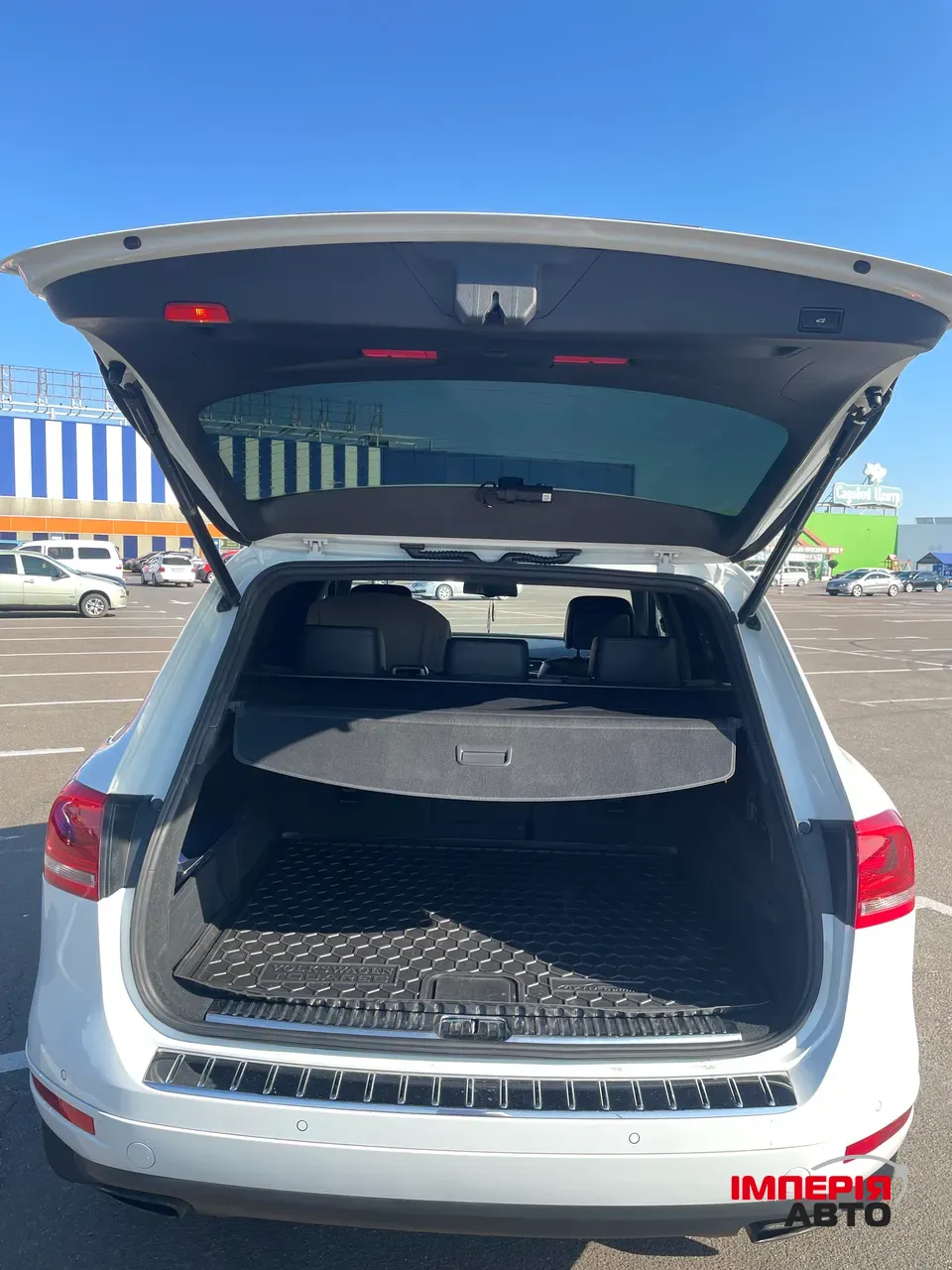 Volkswagen Touareg - фото 6