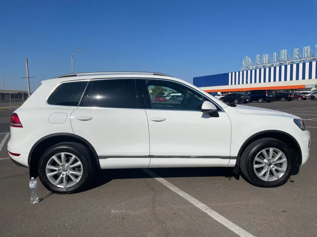Volkswagen Touareg - фото 2