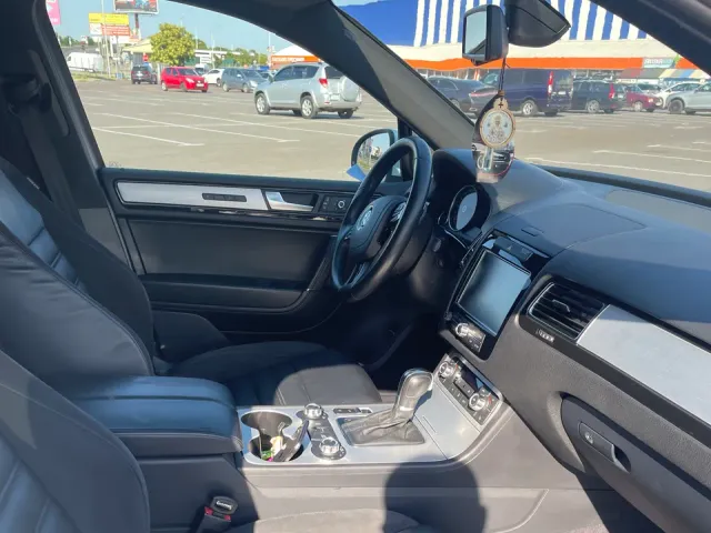Volkswagen Touareg - фото 4
