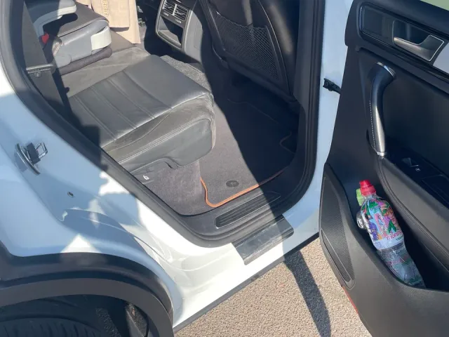 Volkswagen Touareg - фото 5