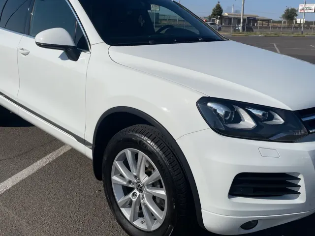 Volkswagen Touareg - фото 1