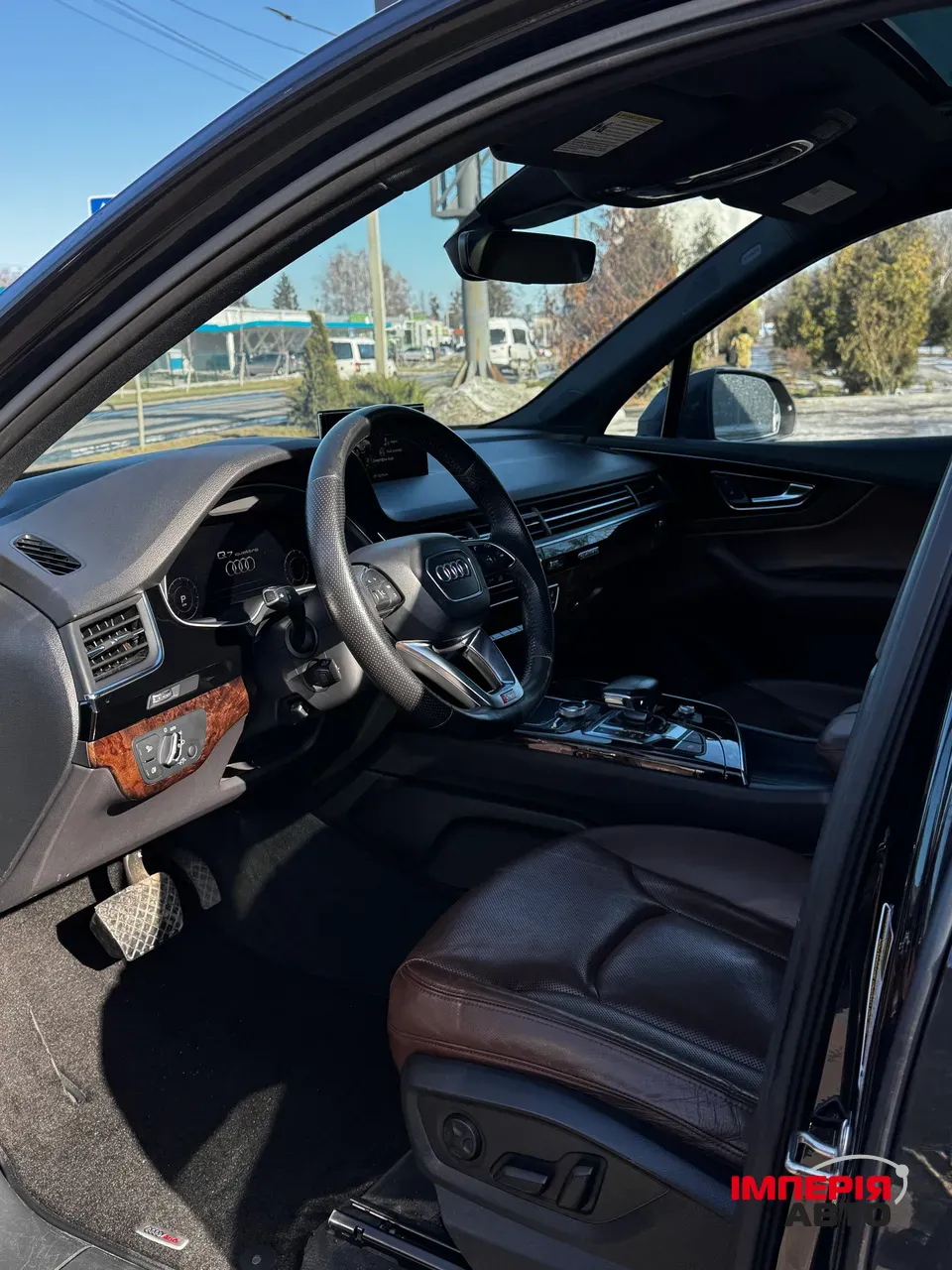 Audi Q7 - фото 11