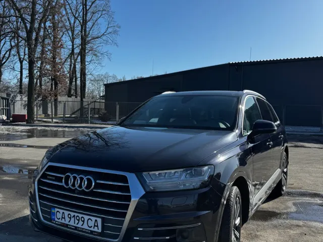 Audi Q7 - фото 1