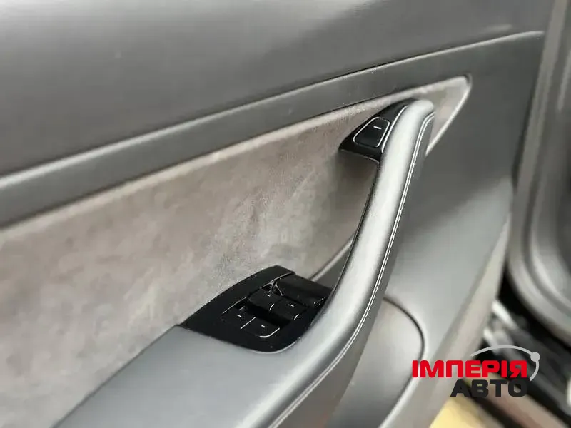 Tesla Model 3 - фото 3