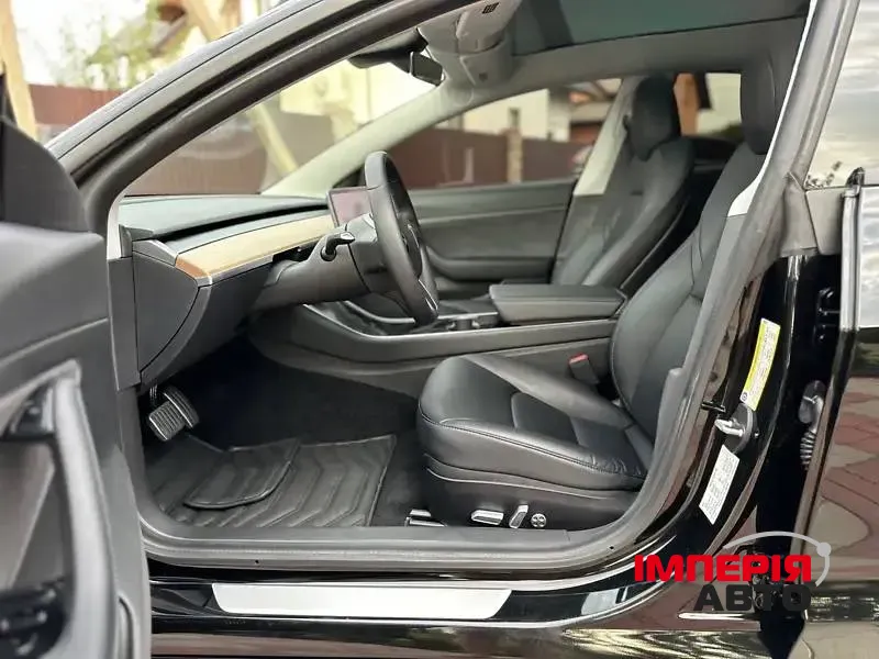 Tesla Model 3 - фото 5