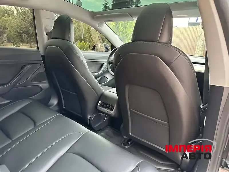Tesla Model 3 - фото 4
