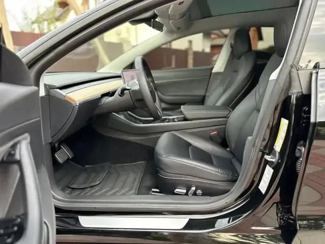 Tesla Model 3 - фото 5