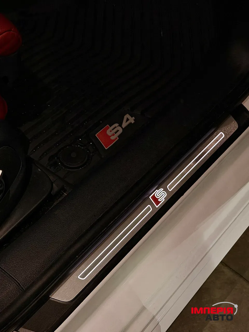 Audi S4 - фото 11