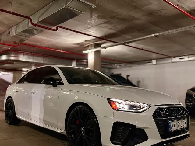 Audi S4 - фото 4
