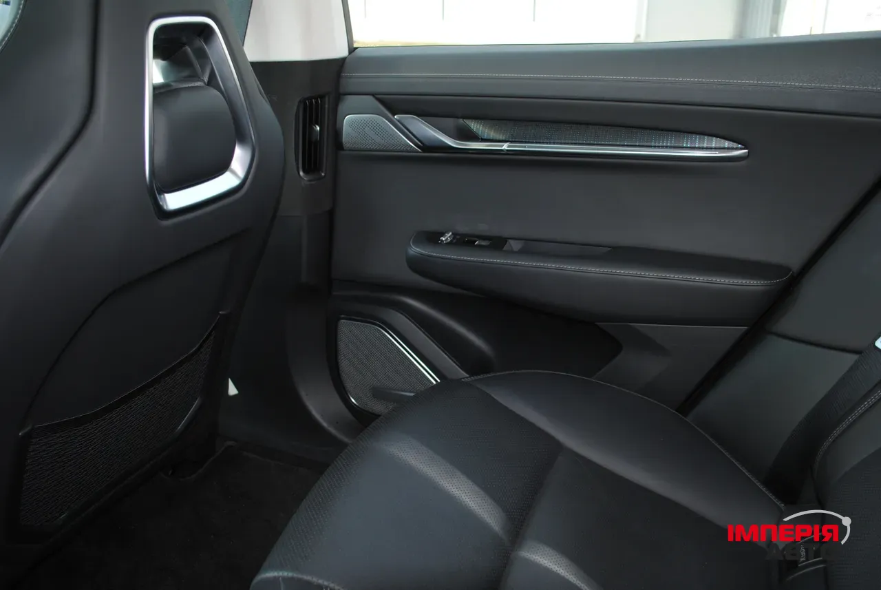 Zeekr 001 - фото 27