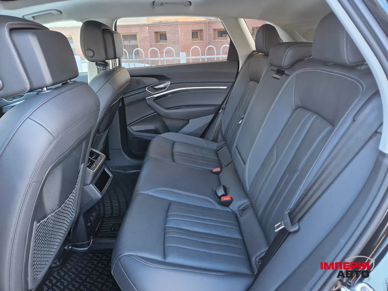 Audi Q8 e-tron - фото 23