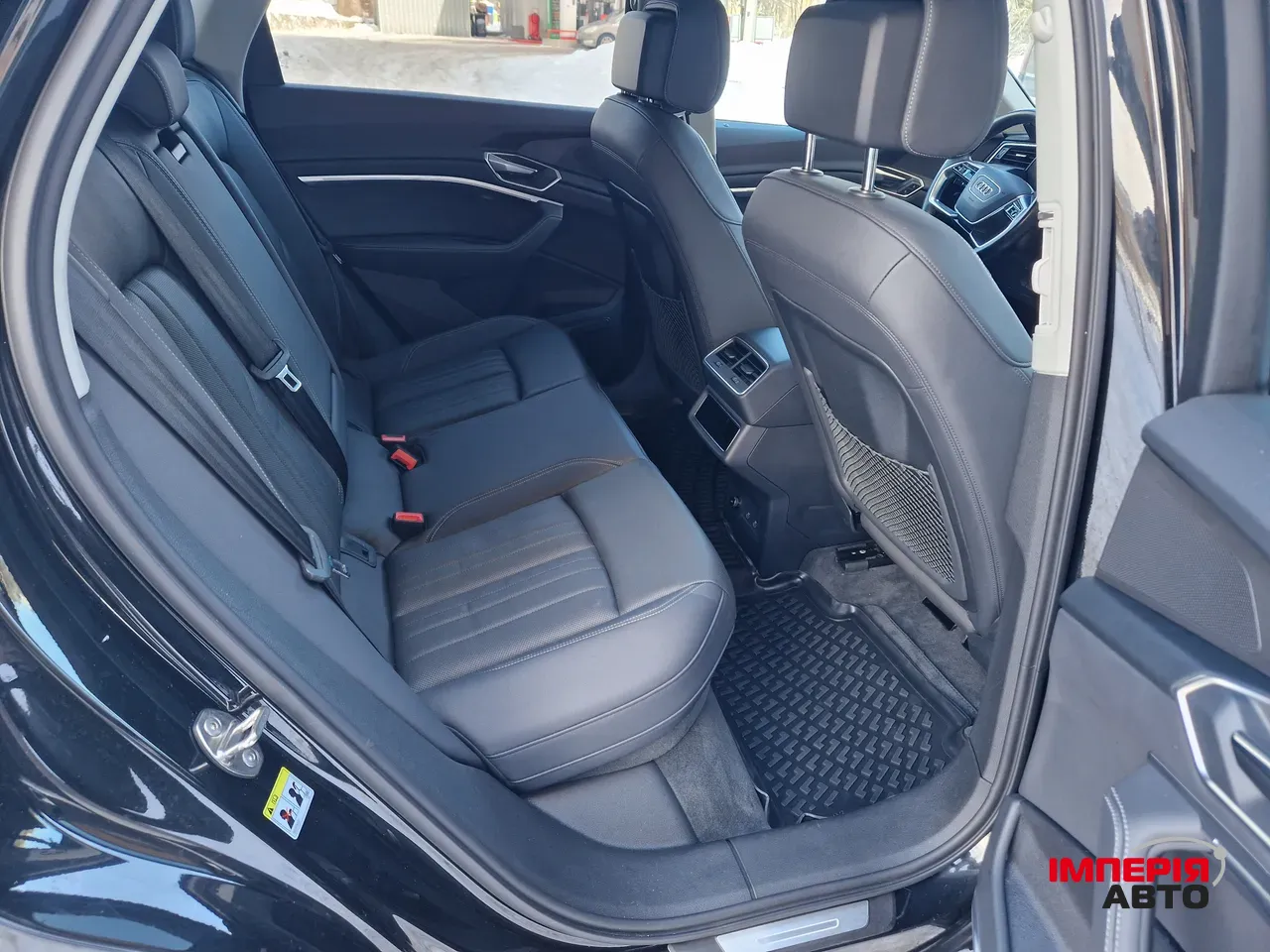 Audi Q8 e-tron - фото 15