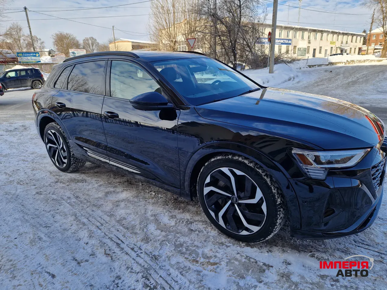 Audi Q8 e-tron - фото 1