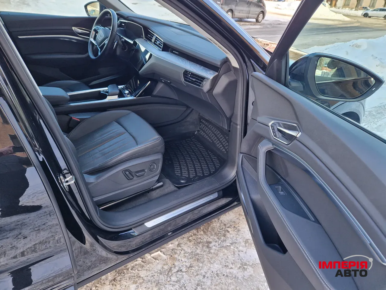 Audi Q8 e-tron - фото 16