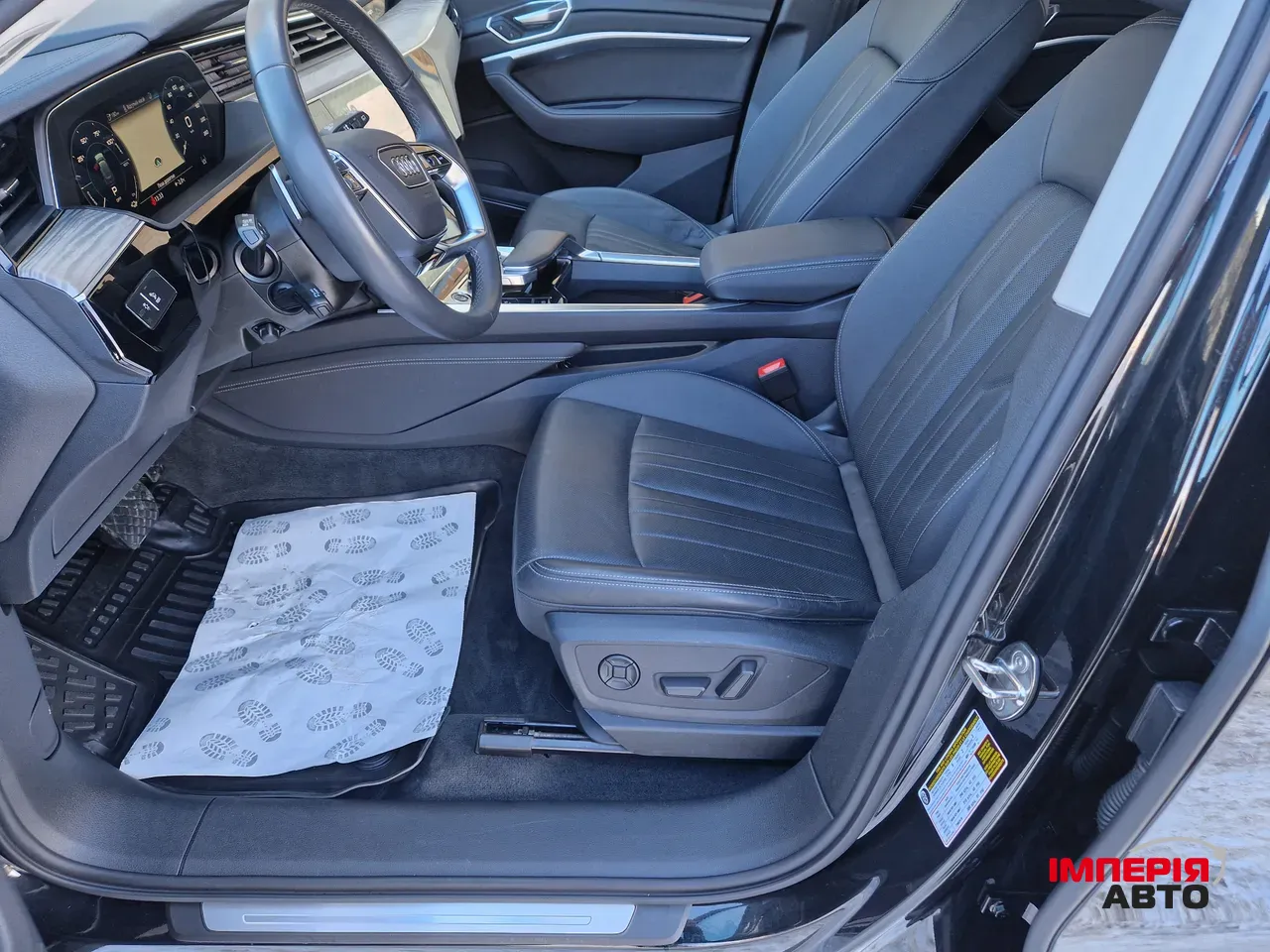 Audi Q8 e-tron - фото 18