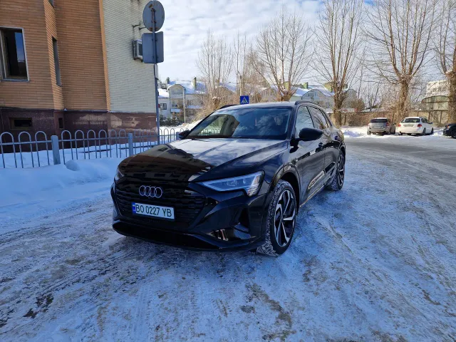 Audi Q8 e-tron - фото 4