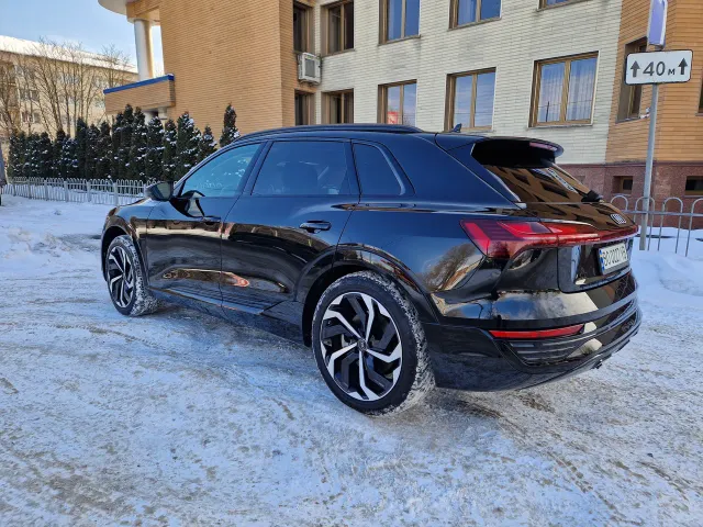 Audi Q8 e-tron - фото 5