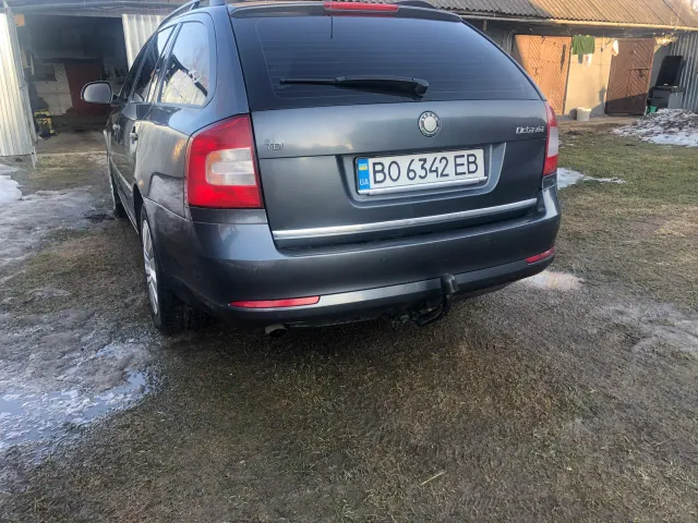Skoda Octavia - фото 4