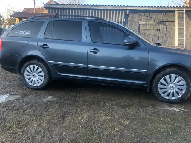 Skoda Octavia - фото 1