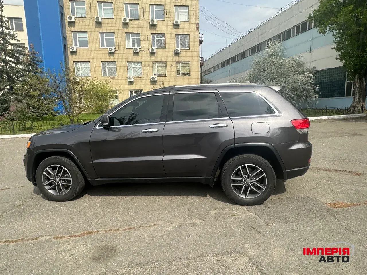 Jeep Grand Cherokee - фото 15