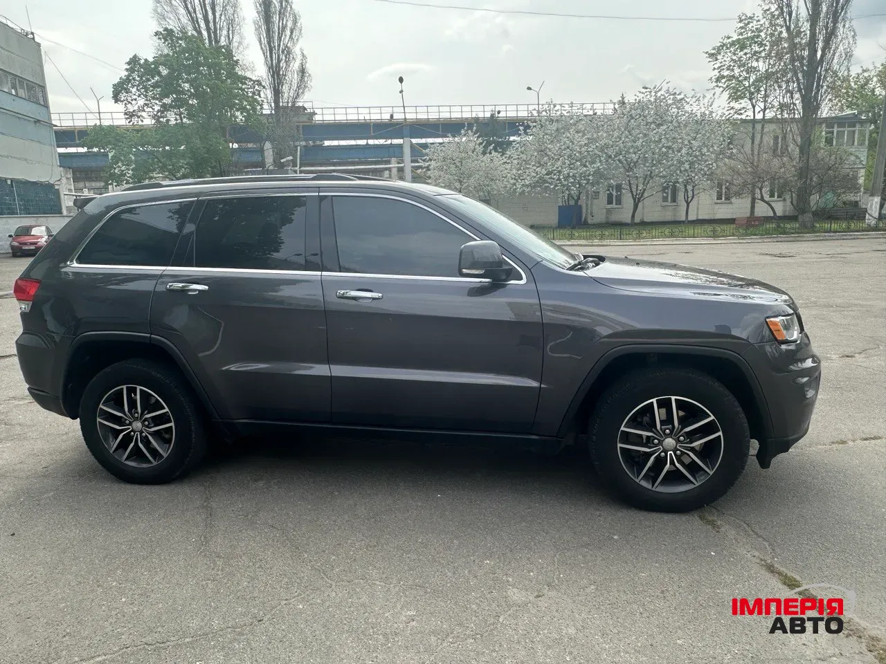 Jeep Grand Cherokee - фото 7