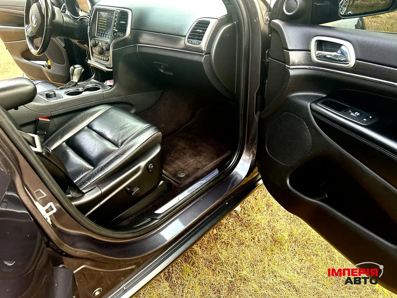 Jeep Grand Cherokee - фото 24