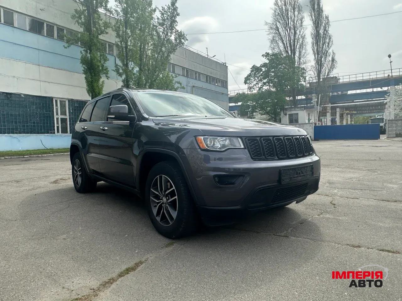 Jeep Grand Cherokee - фото 8