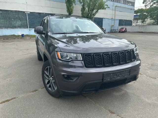 Jeep Grand Cherokee - фото 1