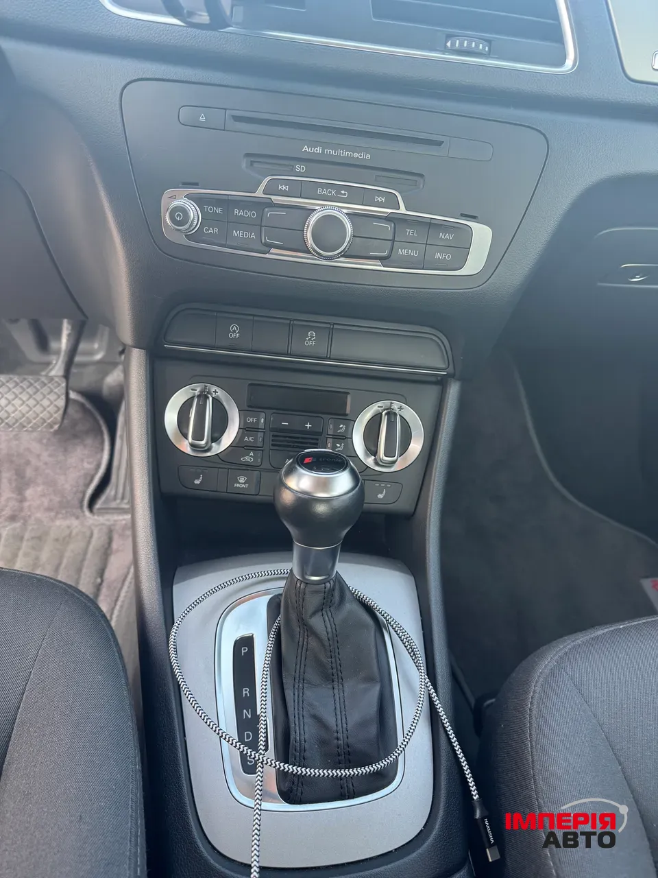 Audi Q3 - фото 12